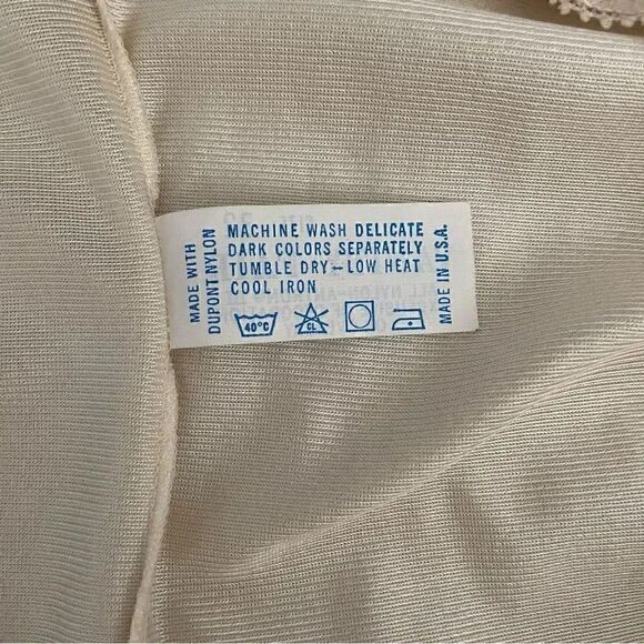 Vintage Vanity Fair Camisole, Rose Lace Embroidered Adjustable Straps  Sz 32 - Picture 8 of 11